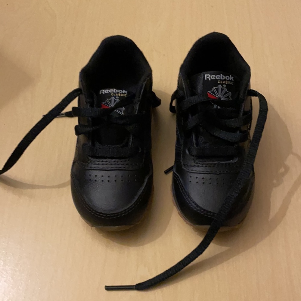 Toddler Reebok 6c - Picture 2 of 5